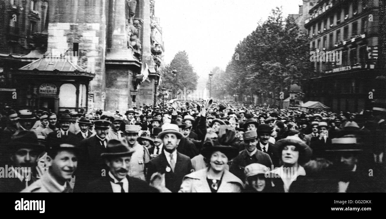 Fu Fondata A Parigi Nel 1919 Dopo la prima guerra mondiale in immagini e fotografie stock ad alta