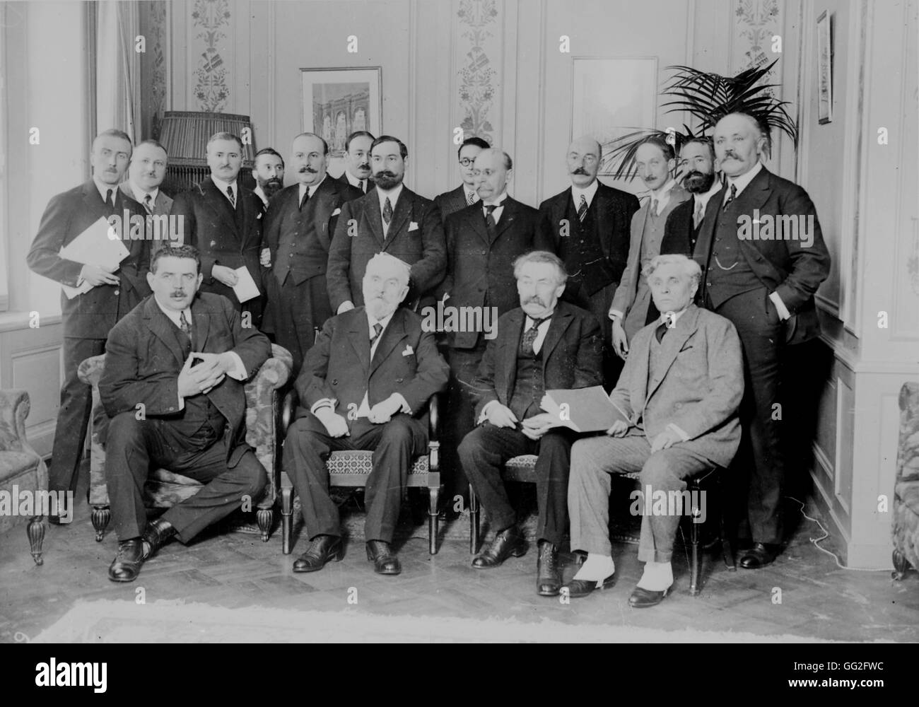 Interwar periodo. Il Consiglio dell'LoN tiene la sua prima sessione il 16 gennaio 1920 nella sala dell'orologio del Ministero degli Affari esteri presieduto da Léon Bourgeois. Foto Stock