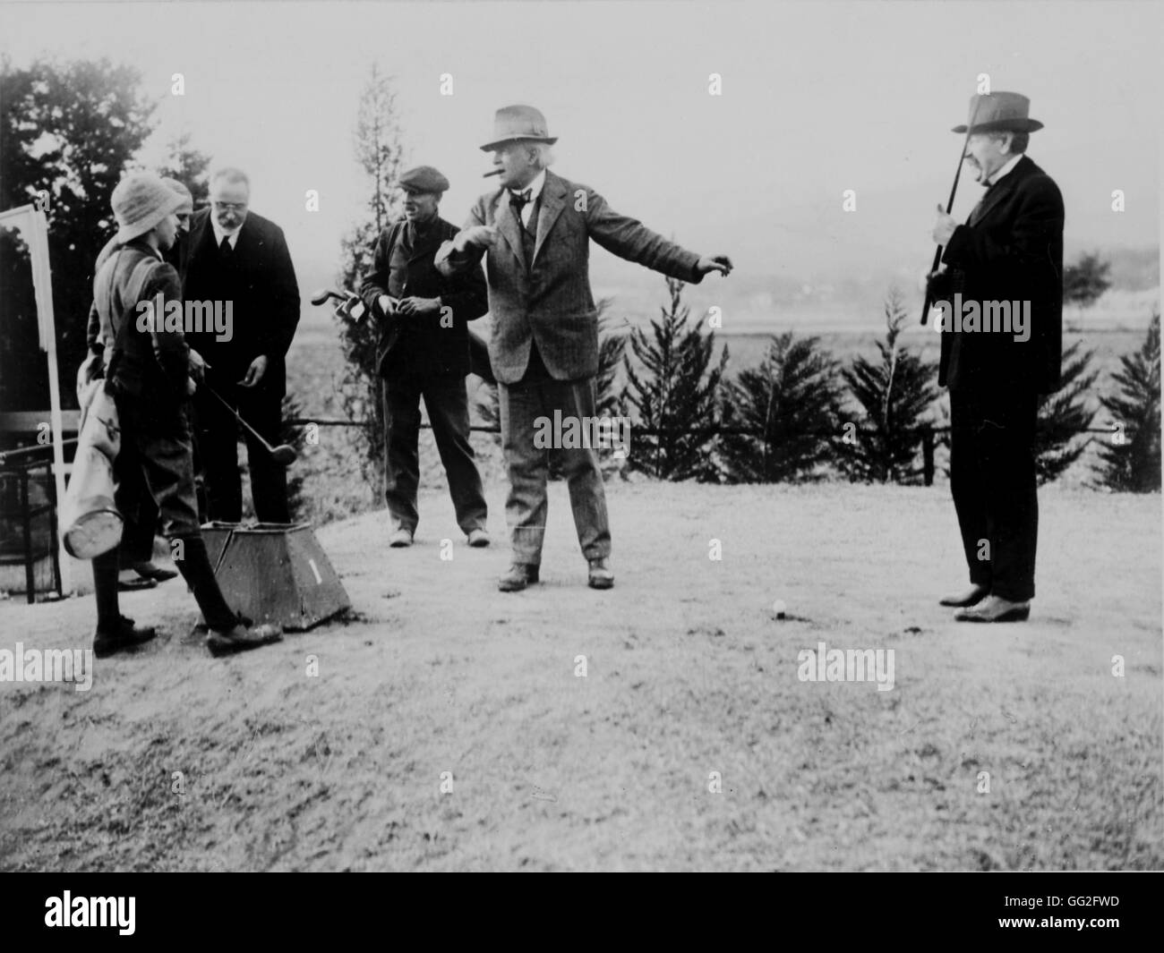Interwar periodo. La Conferenza di Cannes: giornata di relax durante il quale i tre presidenti giocato ad un gioco di golf. Da sinistra a destra: Lloyd George, Ivanoe Bonomi e Aristide Briand. 9 gennaio 1922 Parigi e alla Bibliothèque Nationale de France Foto Stock