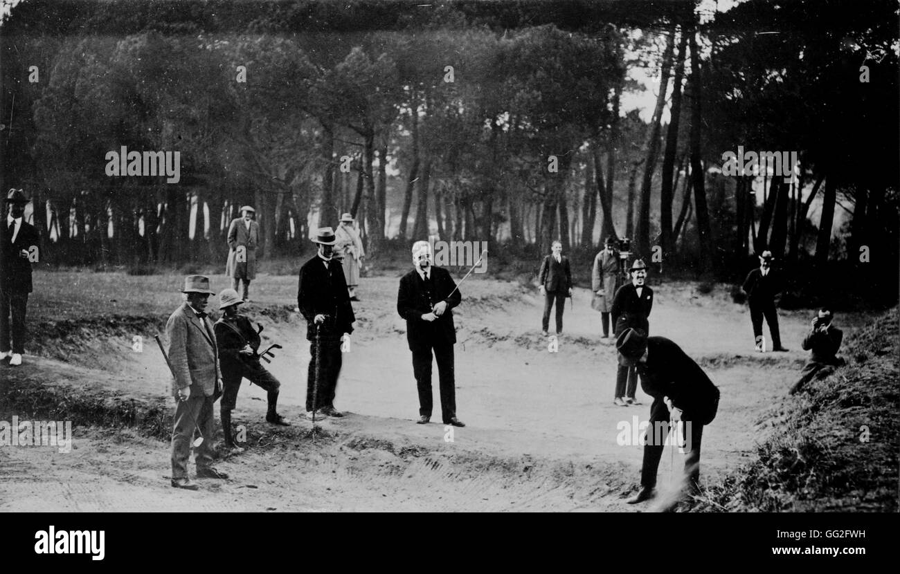 Interwar periodo. Conferenza Cannes: giorno di relax durante il quale i tre presidenti giocare a golf. Da sinistra a destra: Lloyd George, Ivanoe Bonomi e Aristide Briand. Foto Stock
