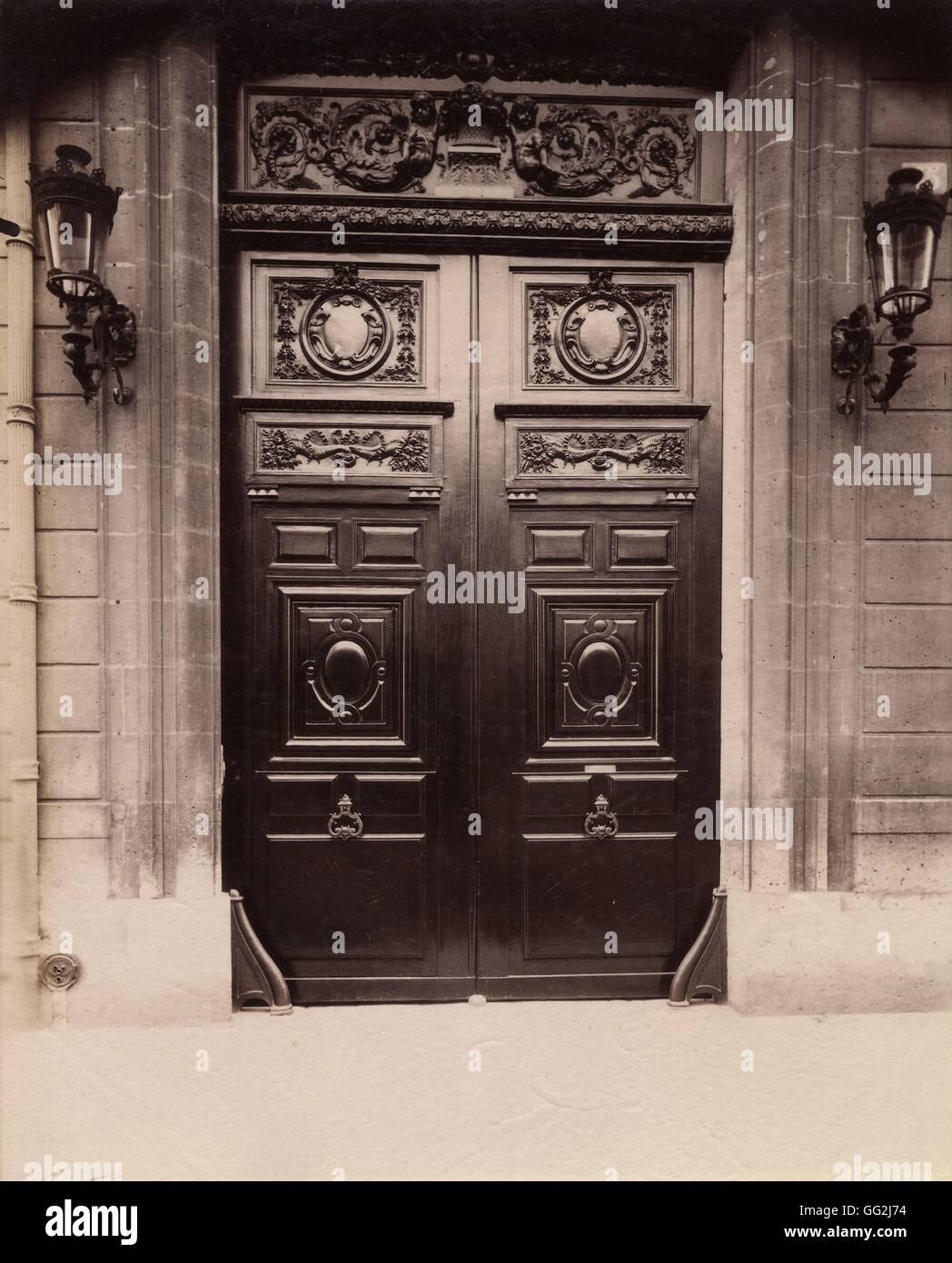 Eugène Atget hotel particulier situato a 45 Faubourg Saint-Honoré nell'ottavo arrondissement di Parigi c.1900 albume stampa dopo il piano di vetro negativo (22,2 x 17,7 cm) Collezione privata Foto Stock