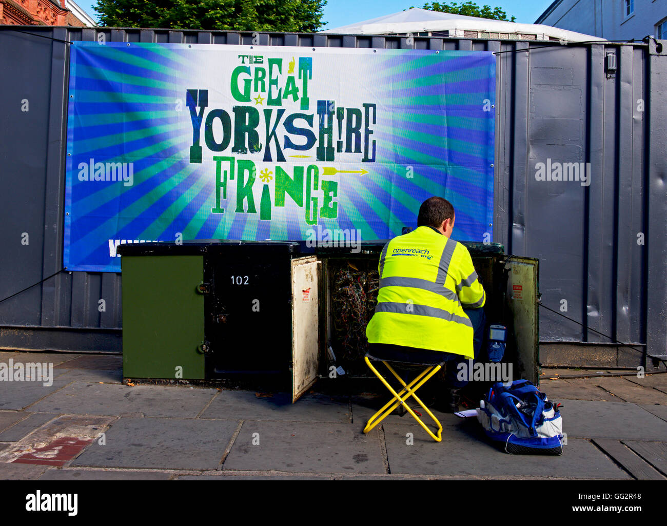 Ingegneria Openreach controllo linee telefoniche nel commutatore, England Regno Unito Foto Stock