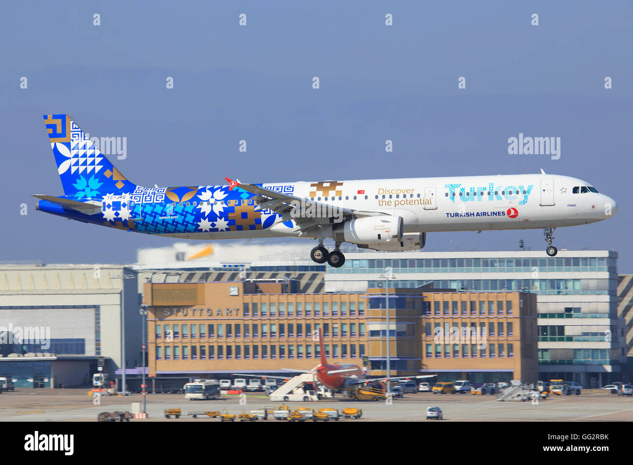 Stoccarda/Germania Marzo 20, 2016: Turco A321 con 'Discover il potenziale della Turchia' all'Aeroporto di Stoccarda. Foto Stock