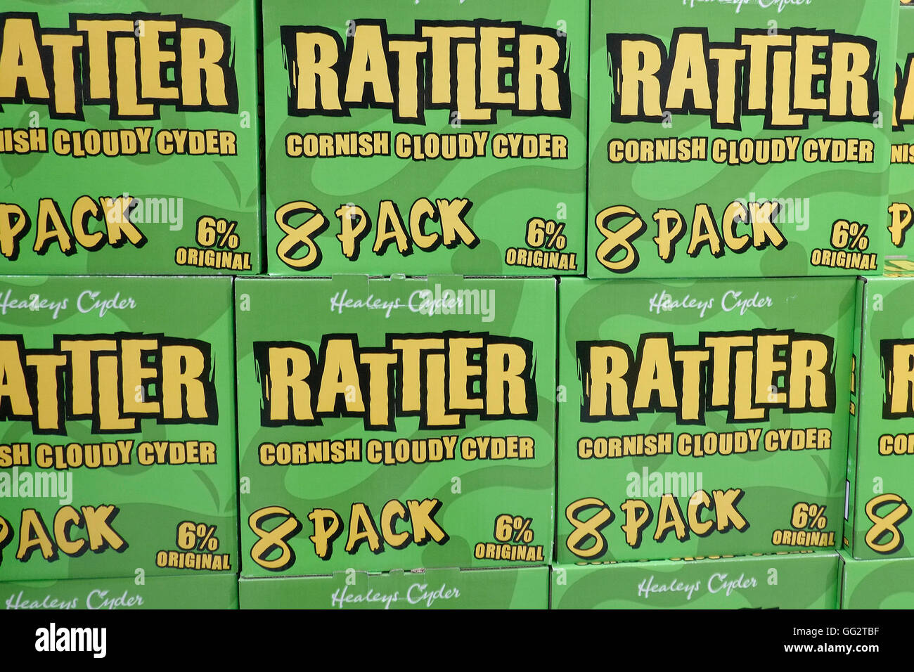 Un display di scatole di Rattler sidro. Foto Stock