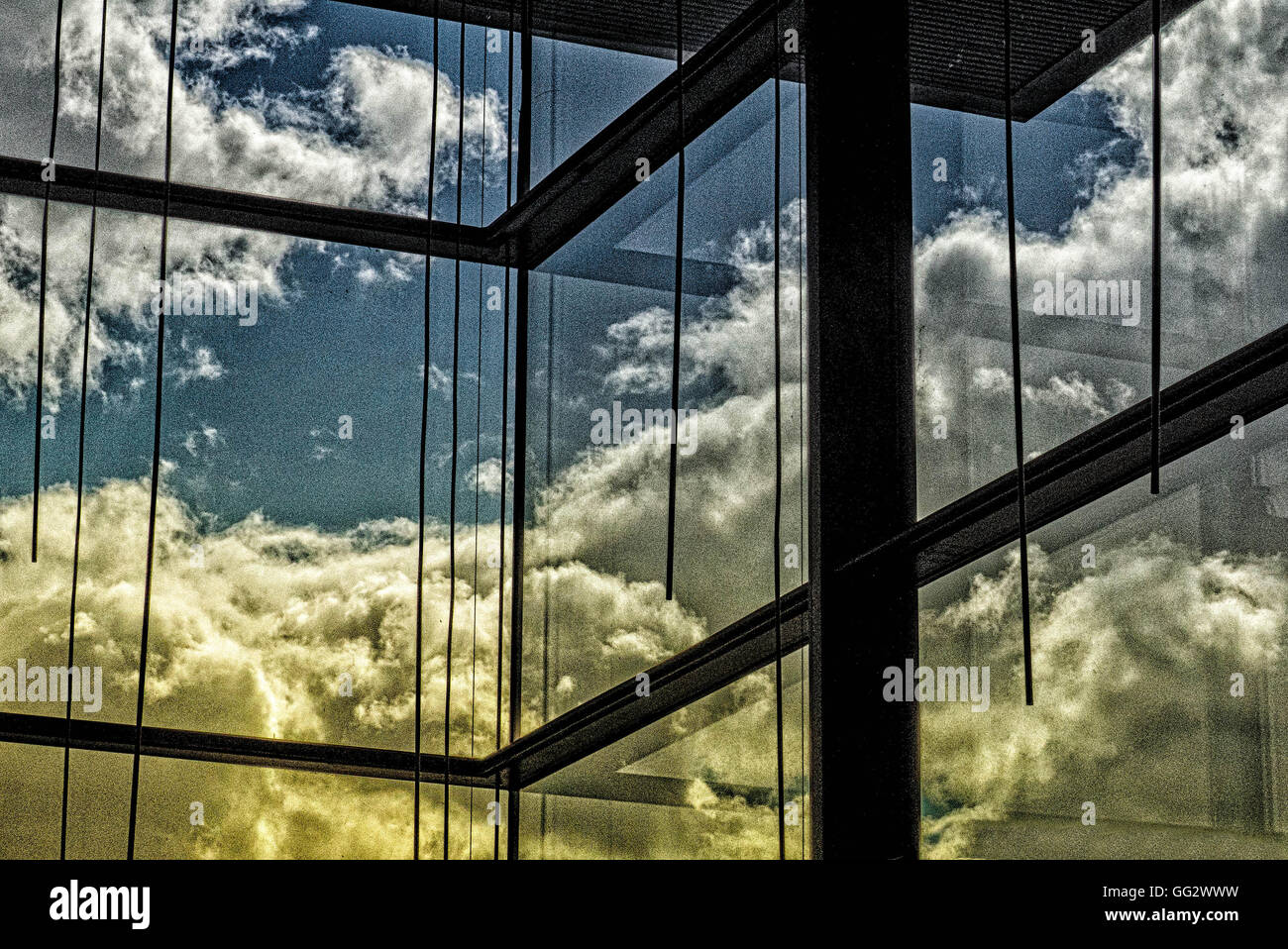 Parete di tamponamento dell'edificio moderno a windows di sky Copenhagen DANIMARCA Foto Stock