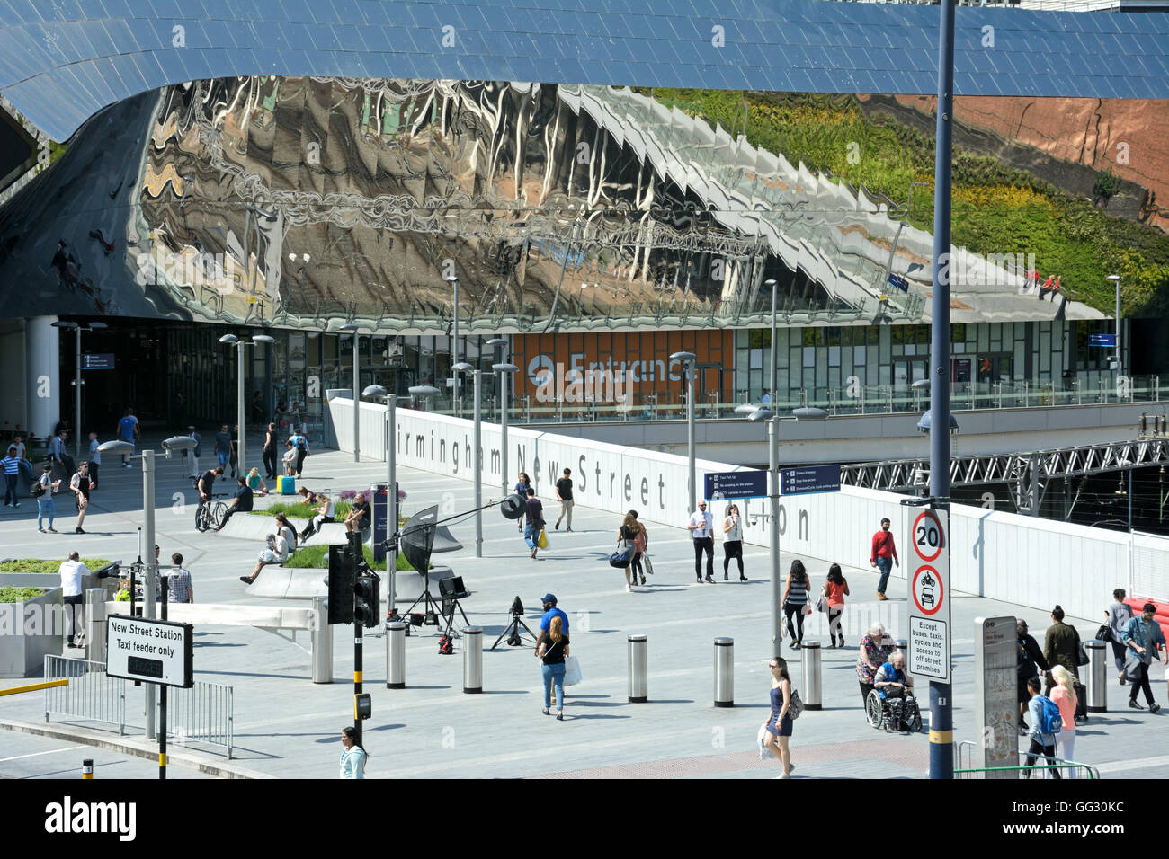 Ingresso alla nuova via stazione ferroviaria, Birmingham, Inghilterra, Regno Unito, Europa occidentale. Foto Stock