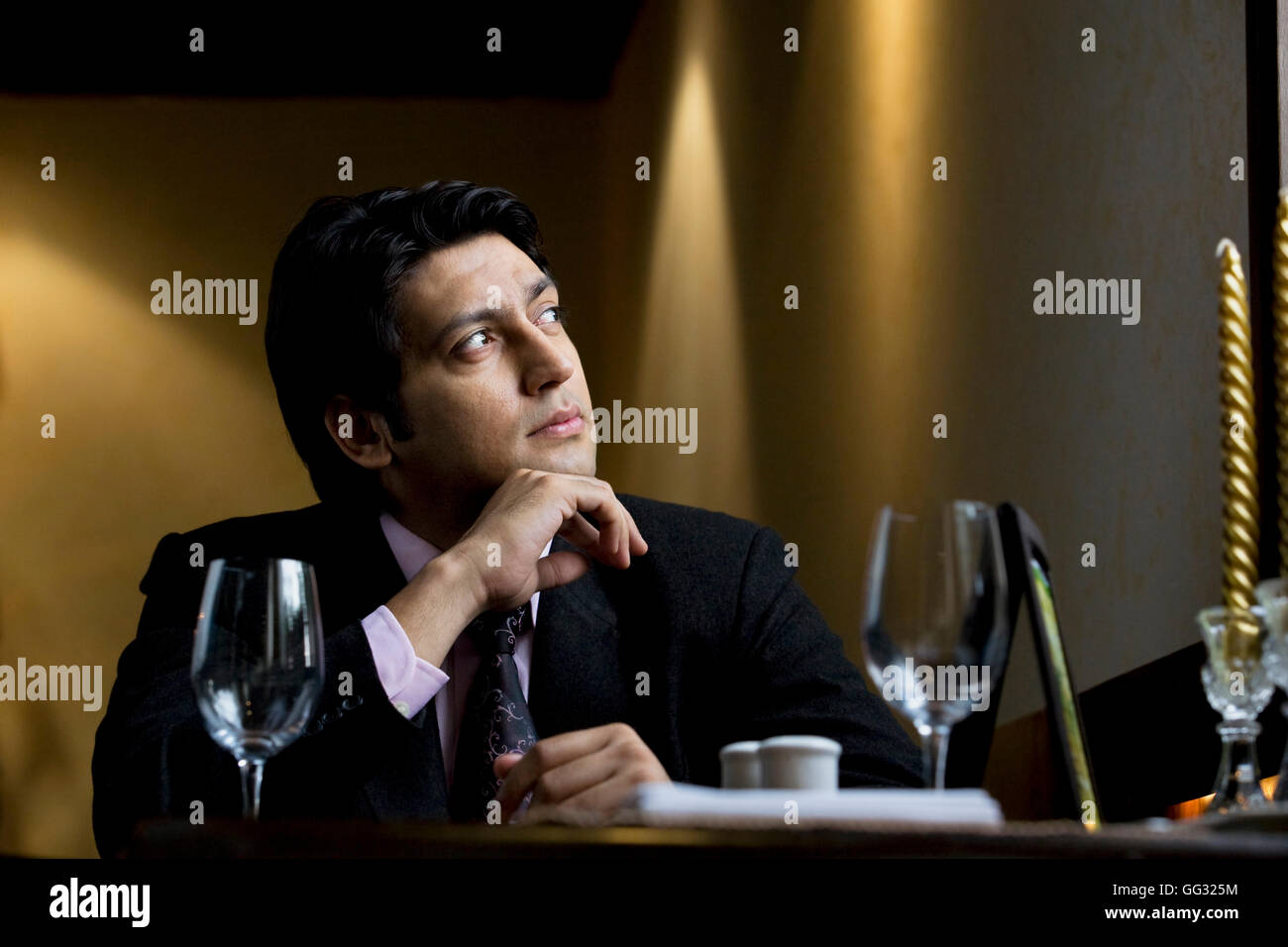 Executive in pensiero profondo Foto Stock