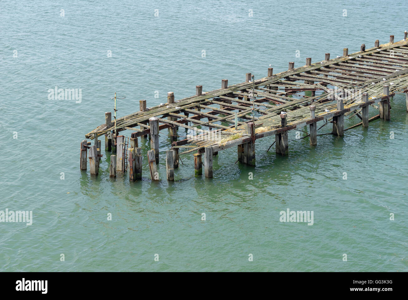 Un molo abbandonato vicino al Town Quay in Southampton Foto Stock