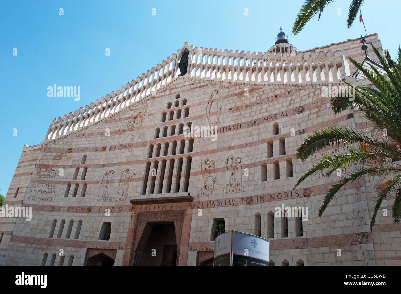 Nazareth: dettagli della Basilica dell'Annunciazione, la chiesa in piedi sopra il creduto luogo dove angelo Gabriele ha annunciato Gesù la nascita di Maria Foto Stock