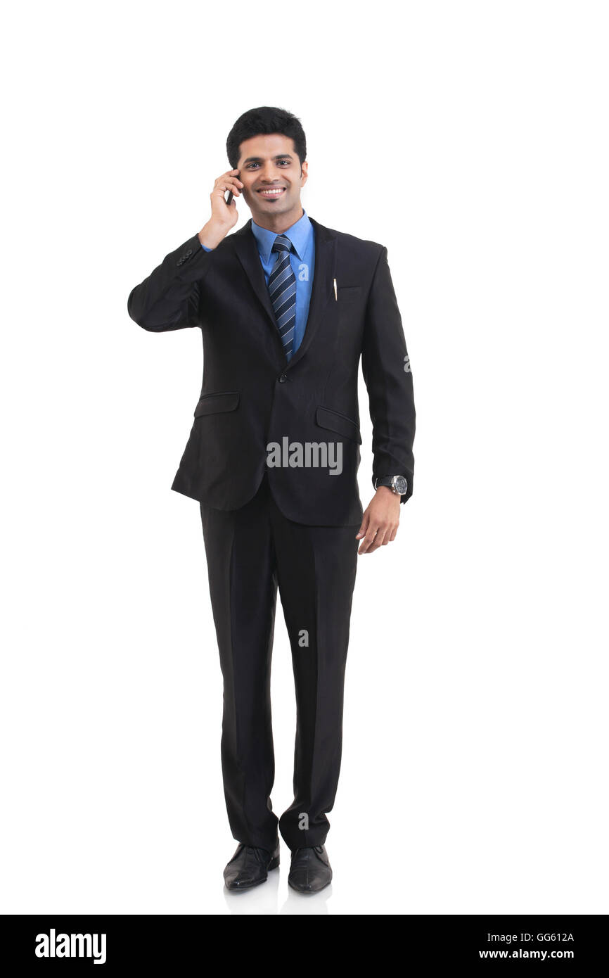 Ritratto di imprenditore a parlare su un telefono mobile Foto Stock