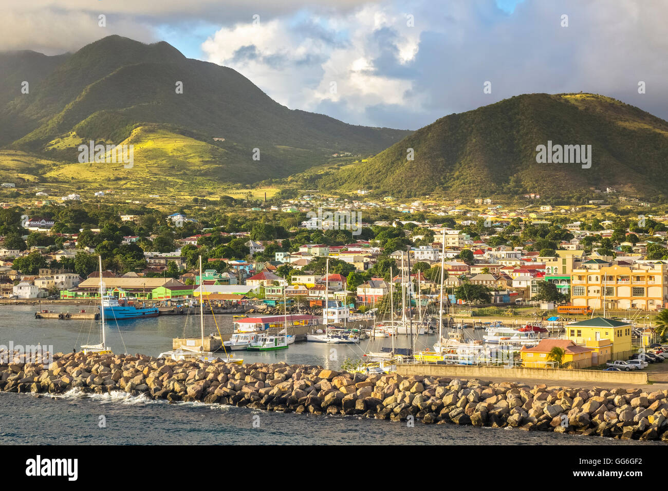 Le barche nel porto Basseterre St Kitts West Indies Foto Stock
