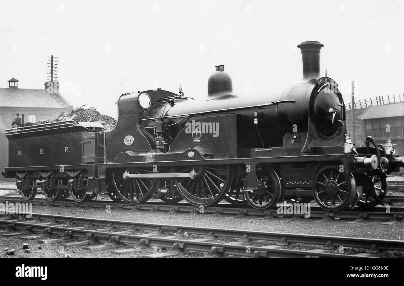 NBR 4-4-0 n. 594 della LNER D25 classe decorata come il motore per il traino di un treno reale Foto Stock