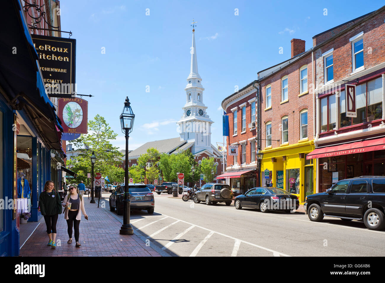 Market Street nel centro di Portsmouth Foto Stock