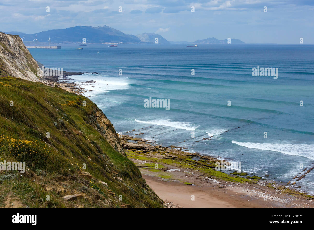 Spiaggia Azkorri o Gorrondatxe nella città di Getxo, Biscaglia, Paesi Baschi (Spagna). Foto Stock