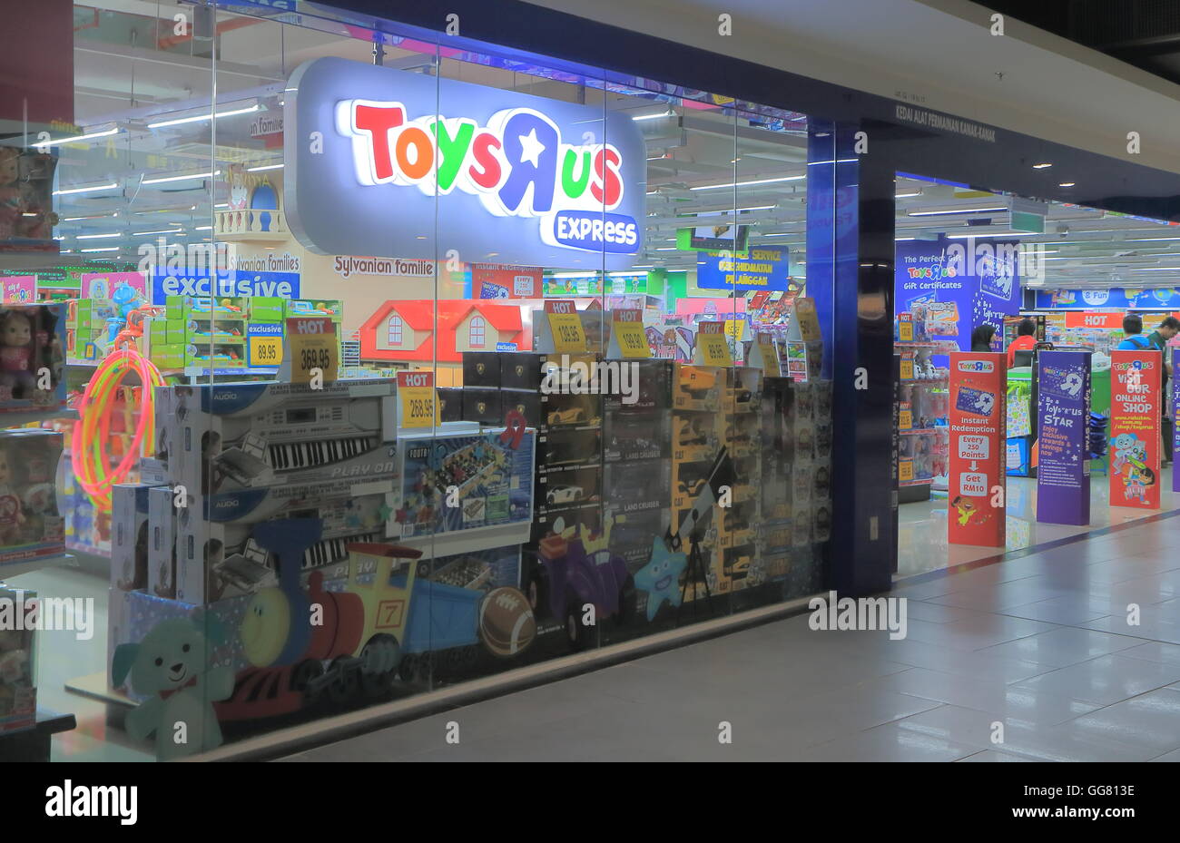 ToysRus shop un giocattolo americano e capretti rivenditore di prodotti fondata nel 1948. Foto Stock