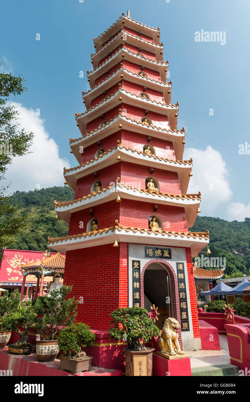 Diecimila Buddha pagoda Foto Stock