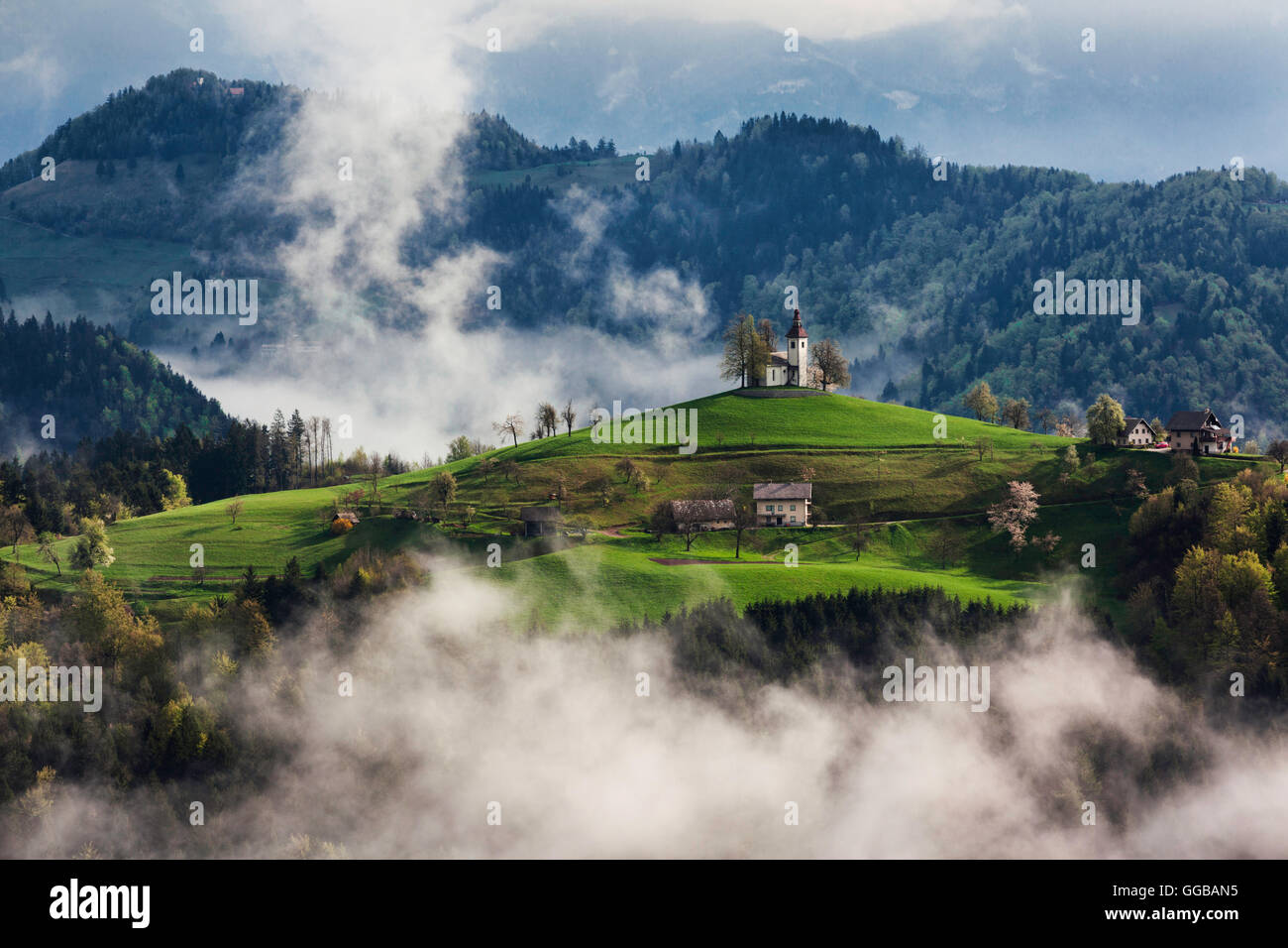 San Tommaso chiesa nella nebbia Foto Stock
