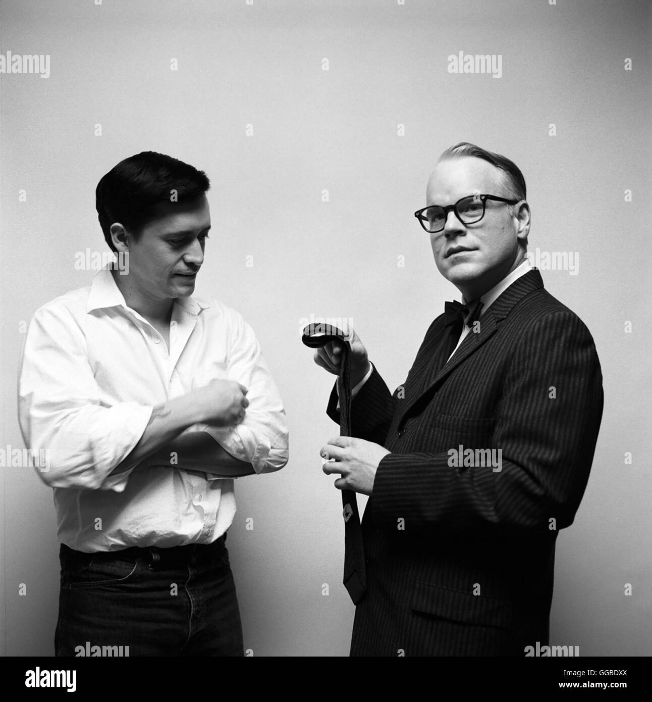 CAPOTE USA 2005 Bennett Miller Perry Smith (Clifton Collins jr.) e Capote (Philip Seymour Hoffman) Regie: Bennett Miller Foto Stock