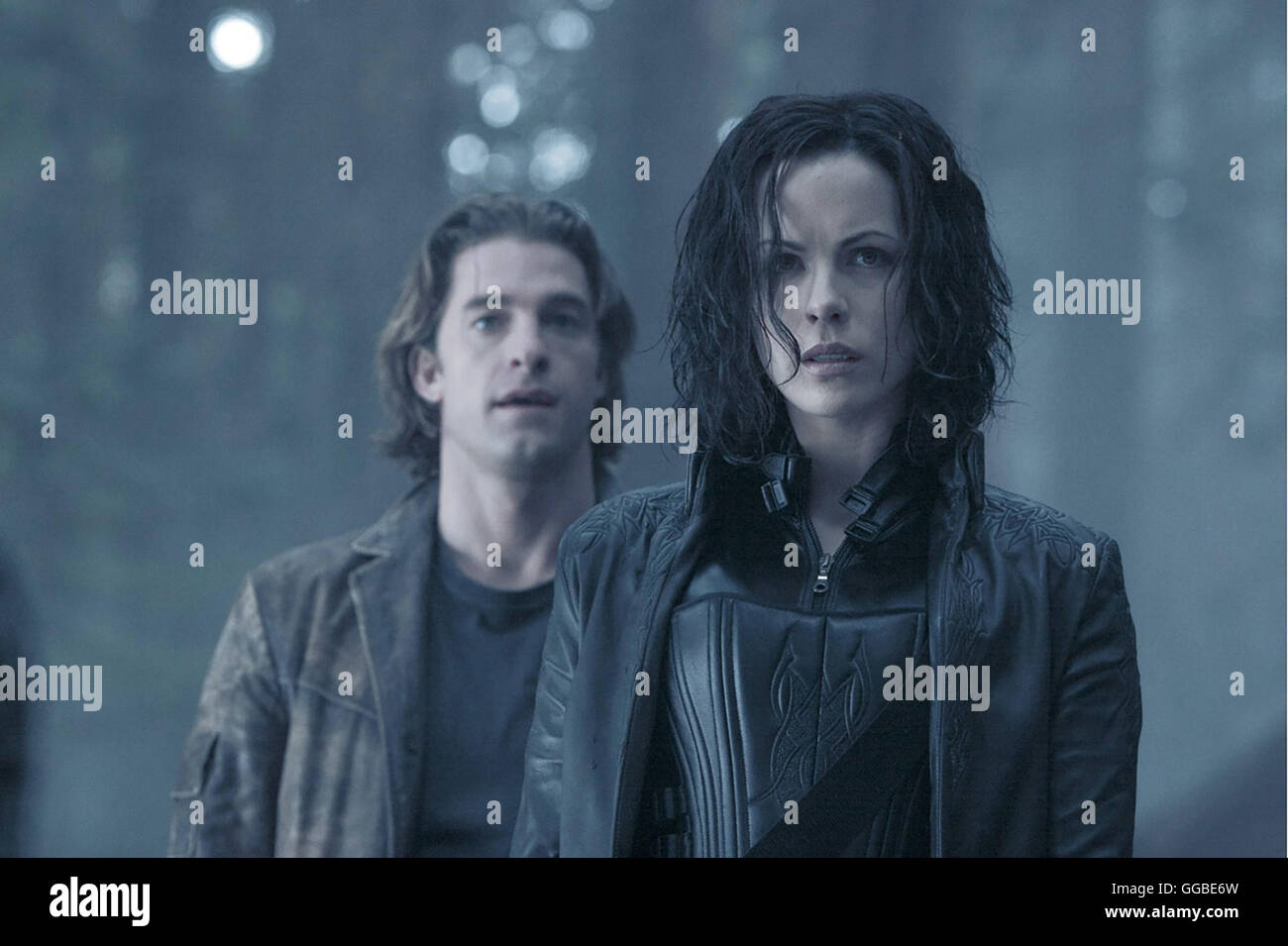 UNDERWORLD: EVOLUZIONE USA 2006 Len Wiseman Michael (Scott Speedman) e Selene (Kate Beckinsale) Regie: Len Wiseman Foto Stock
