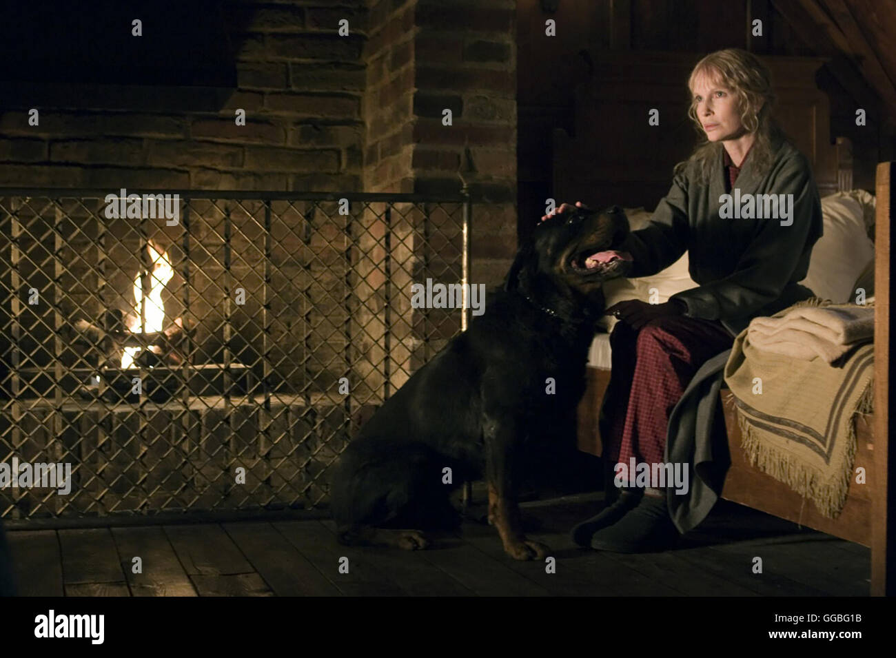 DAS OMEN / Il presagio USA 2006 / John Moore la sig.ra Baylock (Mia Farrow) Regie: John Moore aka. Il presagio Foto Stock