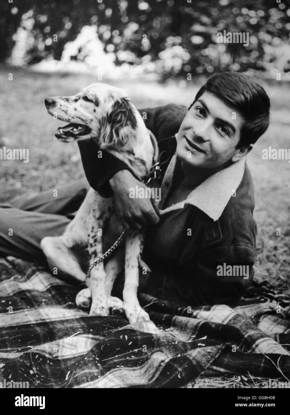 JEAN-CLAUDE BRIALY / JEAN-CLAUDE BRIALY con cane ( 1960 ) Foto Stock