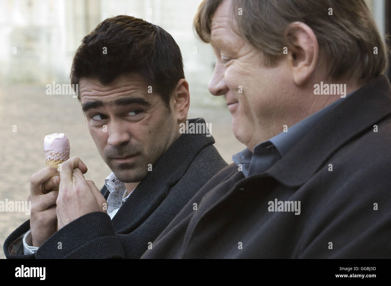 Brugge sehen ... und sterben? Ray (Colin Farrell) und Ken (Brendan Gleeson) Komödie Regie: Martin McDonagh aka. In Bruges Foto Stock