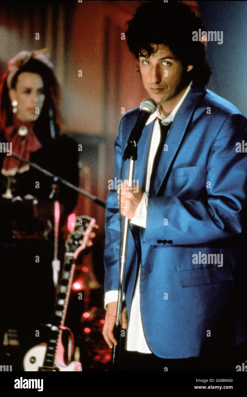 EINE HOCHZEIT ZUM VERLIEBEN / Le nozze Singer usa 1998 / Frank Coraci Robbys (Adam Sandler) großer Traum ist es, ein bekannter Musiker zu werden. Doch davon ist er zurzeit noch weit entfernt: Er spielt auf Hochzeiten rührselige Lieder. Privat steht's auch nicht zum Besten. Als er wieder einmal auf einer Hochzeit spielt, lernt er die attraktive Julia kennen. Regie: Frank Coraci aka. Il cantante di nozze Foto Stock