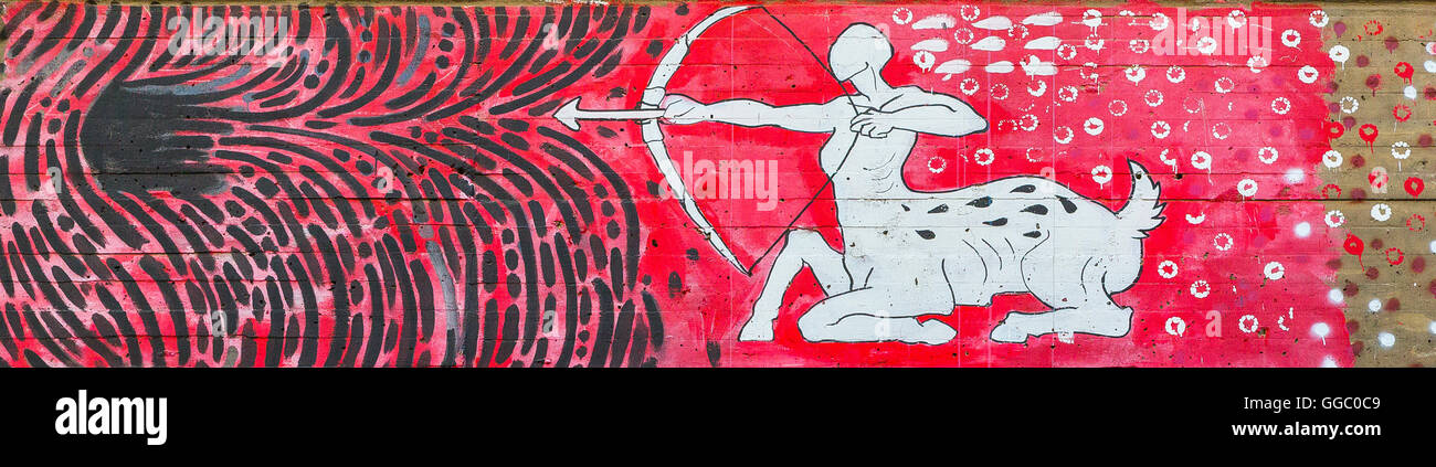 L'Egitto, al Cairo, graffiti di "Donne su pareti Unchained iniziativa', dal Gee El Shaikh. Foto Stock