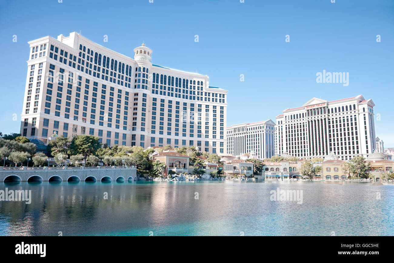 Bellagio, Las Vegas - Gennaio 13, 2016: Bellagio (anteriore sinistro) inaugurato nel 1998. Foto Stock