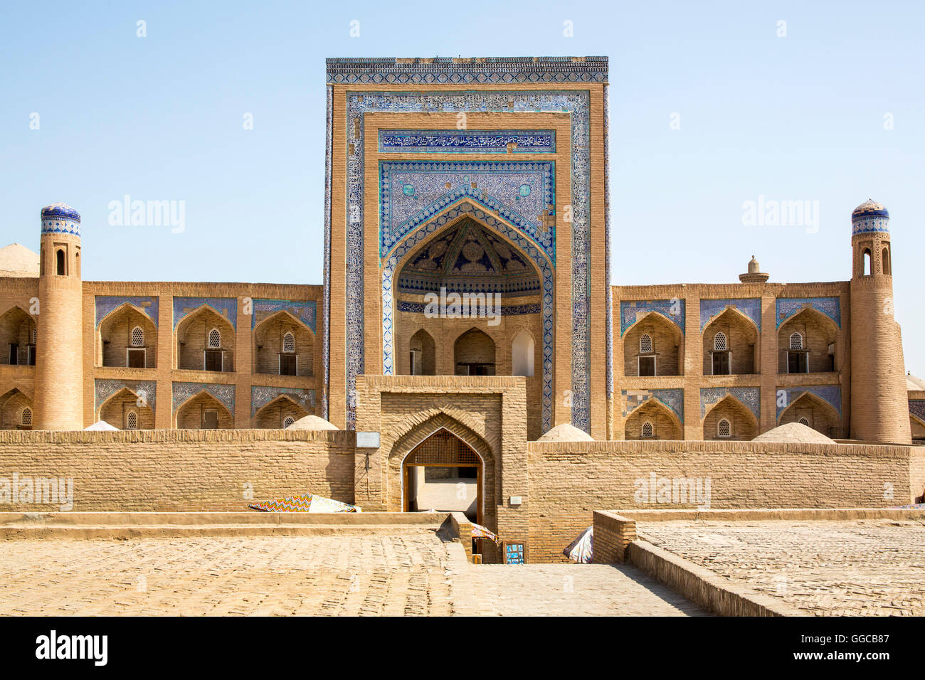 Geografia / viaggi, Uzbekistan, Khiva, Allah Kuli Chan madrasa, vista esterna, Additional-Rights-Clearance-Info-Not-Available Foto Stock