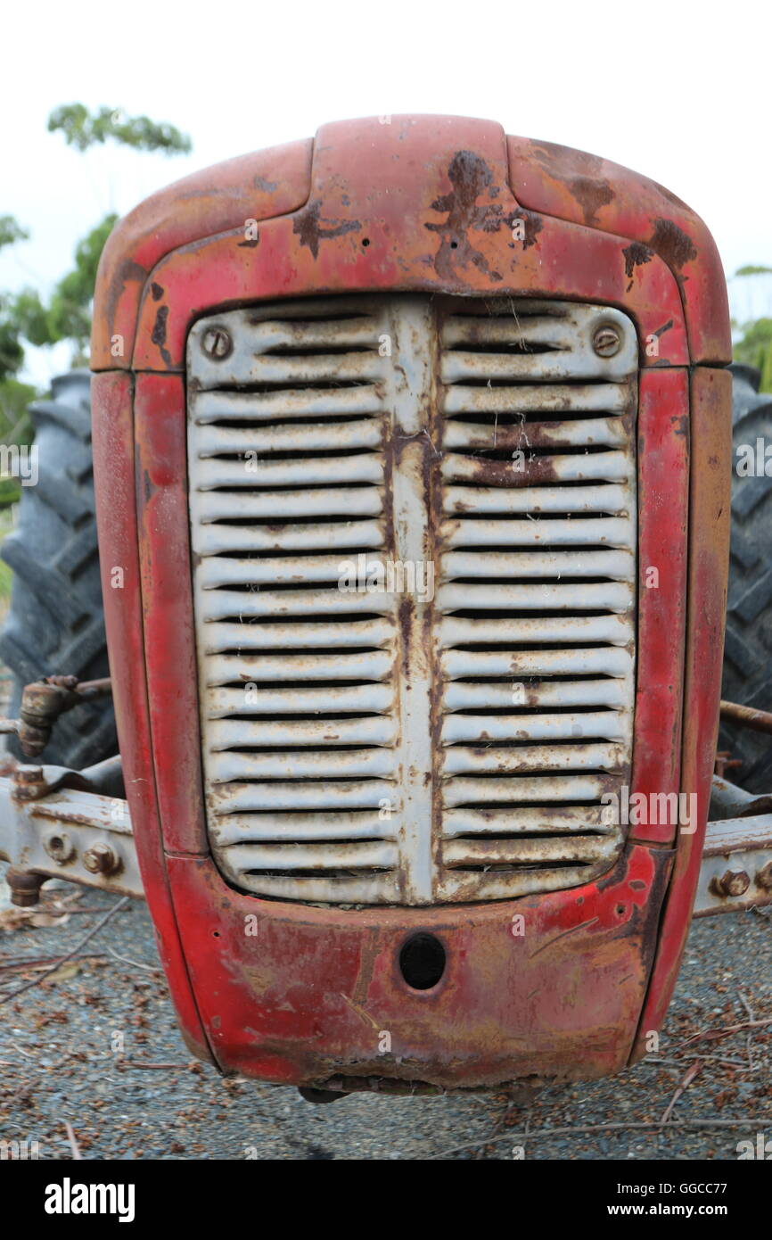 Parte anteriore di un trattore d'epoca a Danshi origine vini McLaren Vale, Australia Foto Stock