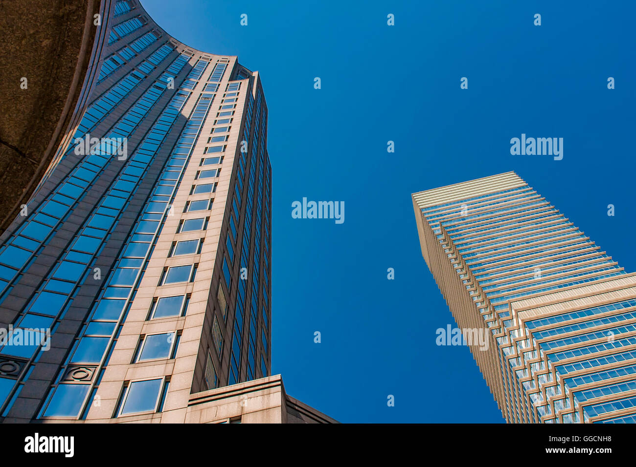 Vista al grattacielo moderno nella città di New York Foto Stock