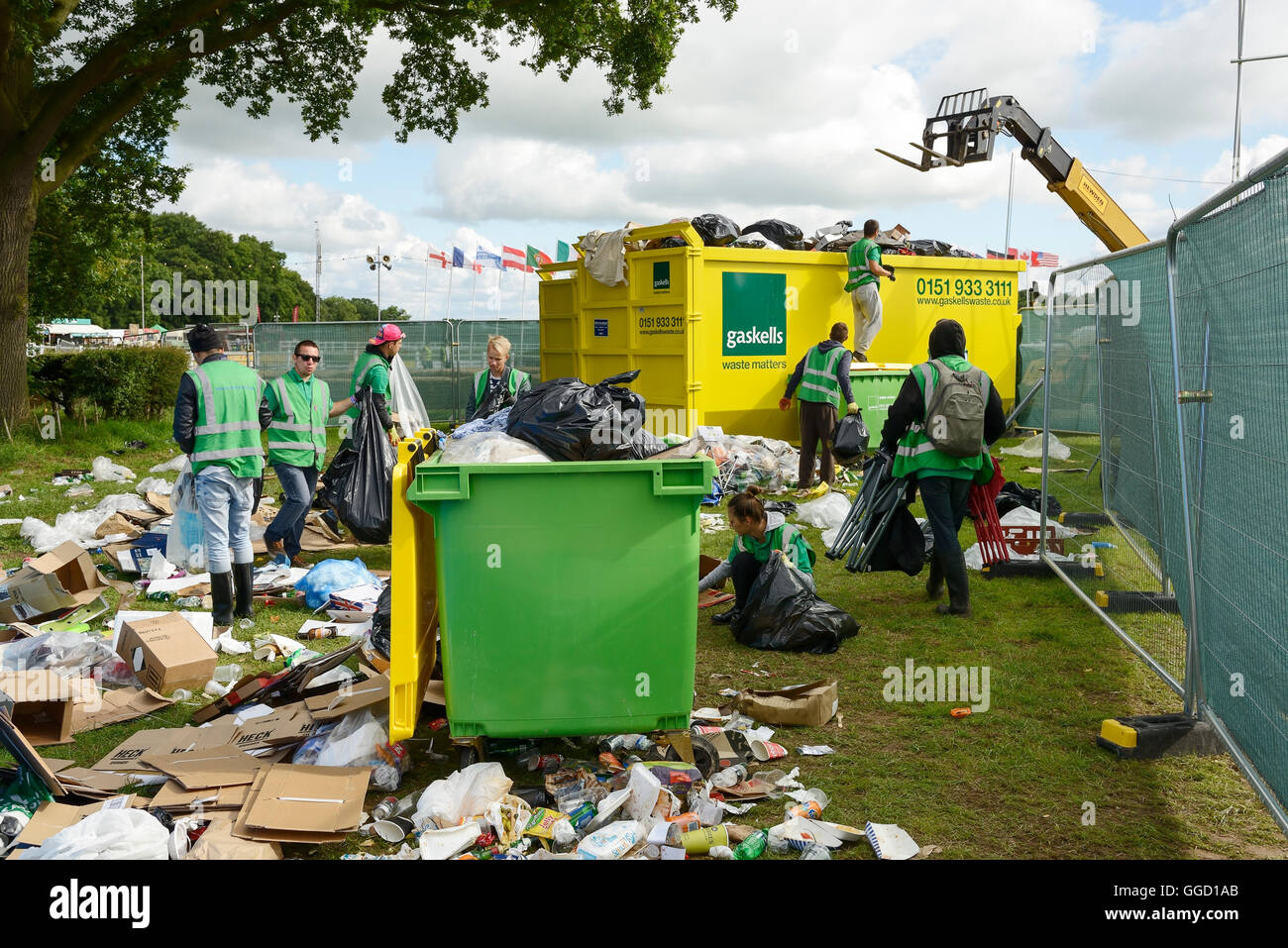 Carfest Nord, Bolesworth, Cheshire, Regno Unito. Il 31 luglio 2016. Uno dei rifiuti aree di raccolta al festival. Foto Stock