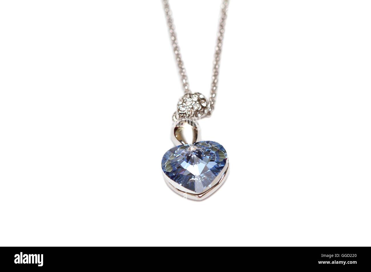 Bellissimo profondo blu zaffiro collana. Foto Stock