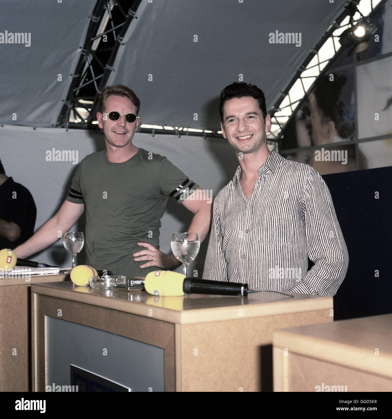 DEPECHE MODE / Nach 21 Jahren im Geschäft geben sich DEPECHE MODE als reife colleghi. Von ihrem Zauber haben sie nichts verloren. Bestätigen das nicht nur die Verkaufszahlen des aktuellen album "eccitatore", sondern auch die Besucherzahlen auf den Konzerten. Foto Stock