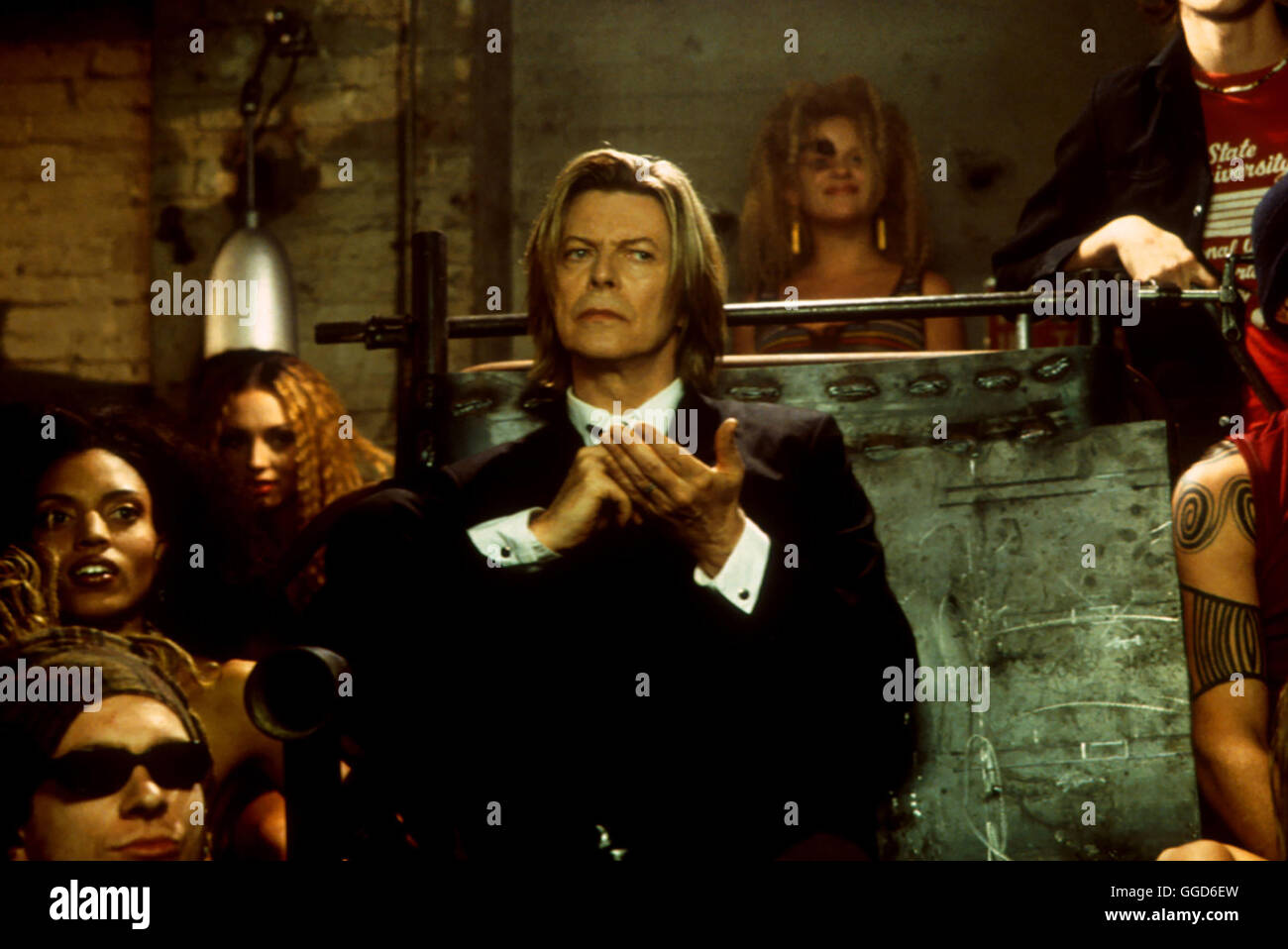 ZOOLANDER / Zoolander USA 2001 / Ben Stiller Der Neue Ministerpräsident von Malaysia morirà Kinderarbeit abschaffen, dadurch sehen die Modedesigner ihr Imperium bedroht. Wo sollen Sie jetzt ihre Waren herstellen lassen? Così beschließen die Modeschöpfer, den Ministro beseitigen zu lassen. Der exentrische Mugatu hat auch schon einen Kandidaten für diesen Job im Visir: Das superdämliche modello Derek Zoolander. Derek als nicht zum "Modello ännlichen des Jahres' gewählt wird, er ist am Boden zerstört und geht zu seinem Vater. Der arbeitet in einer Kohlenmine und ist nicht gerade begeistert von Foto Stock