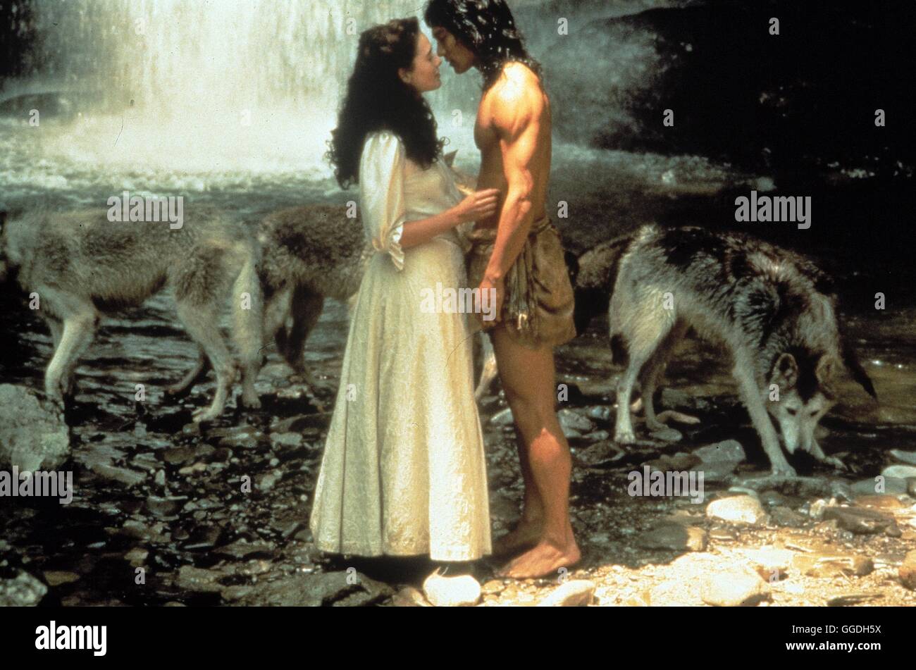 DAS DSCHUNGELBUCH / Rudyard Kipling Il Libro della Giungla USA 1994 / Stephen Sommers Szene mit LENA HEADEY (Kitty) und JASON SCOTT LEE (Mowgli). Regie: Stephen Sommers aka. Rudyard Kipling Il Libro della Giungla Foto Stock