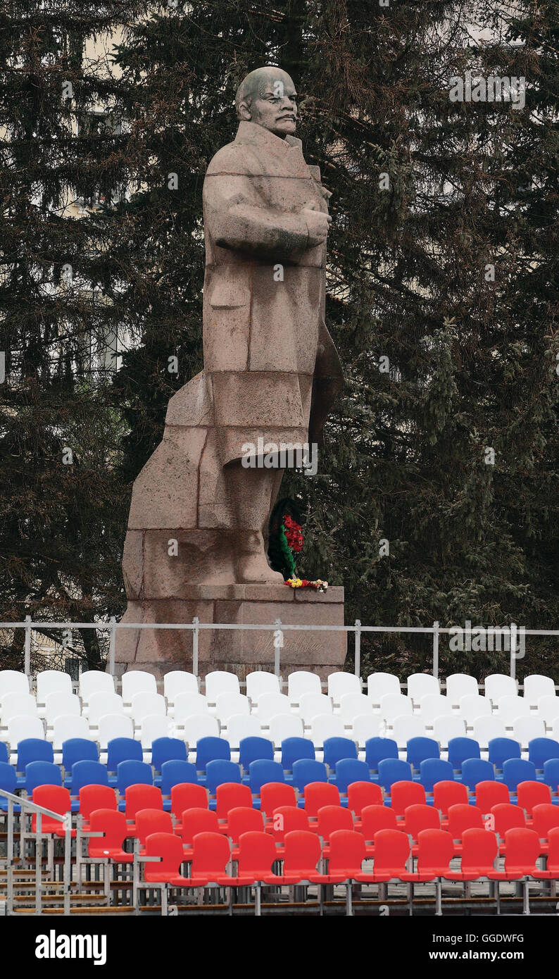 Ulyanov-Lenin monumento nella piazza centrale di Smolensk Foto Stock