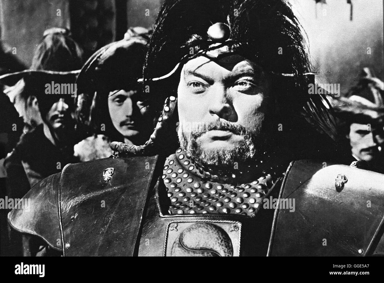 DIE TATAREN / I Tartari ITA 1960 / Richard Thorpe Der Tartarenfürst Burundai (Orson Welles) den Tod sciabiche Bruders Togrul rächen. Regie: Richard Thorpe aka. I tartari Foto Stock
