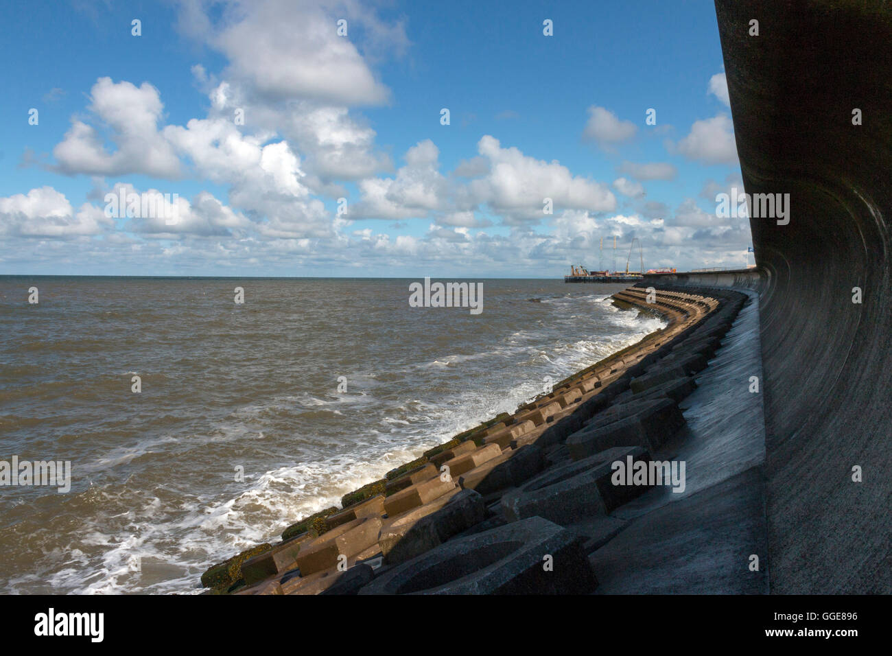 Le difese del mare sulla costa a Blackpool Foto Stock