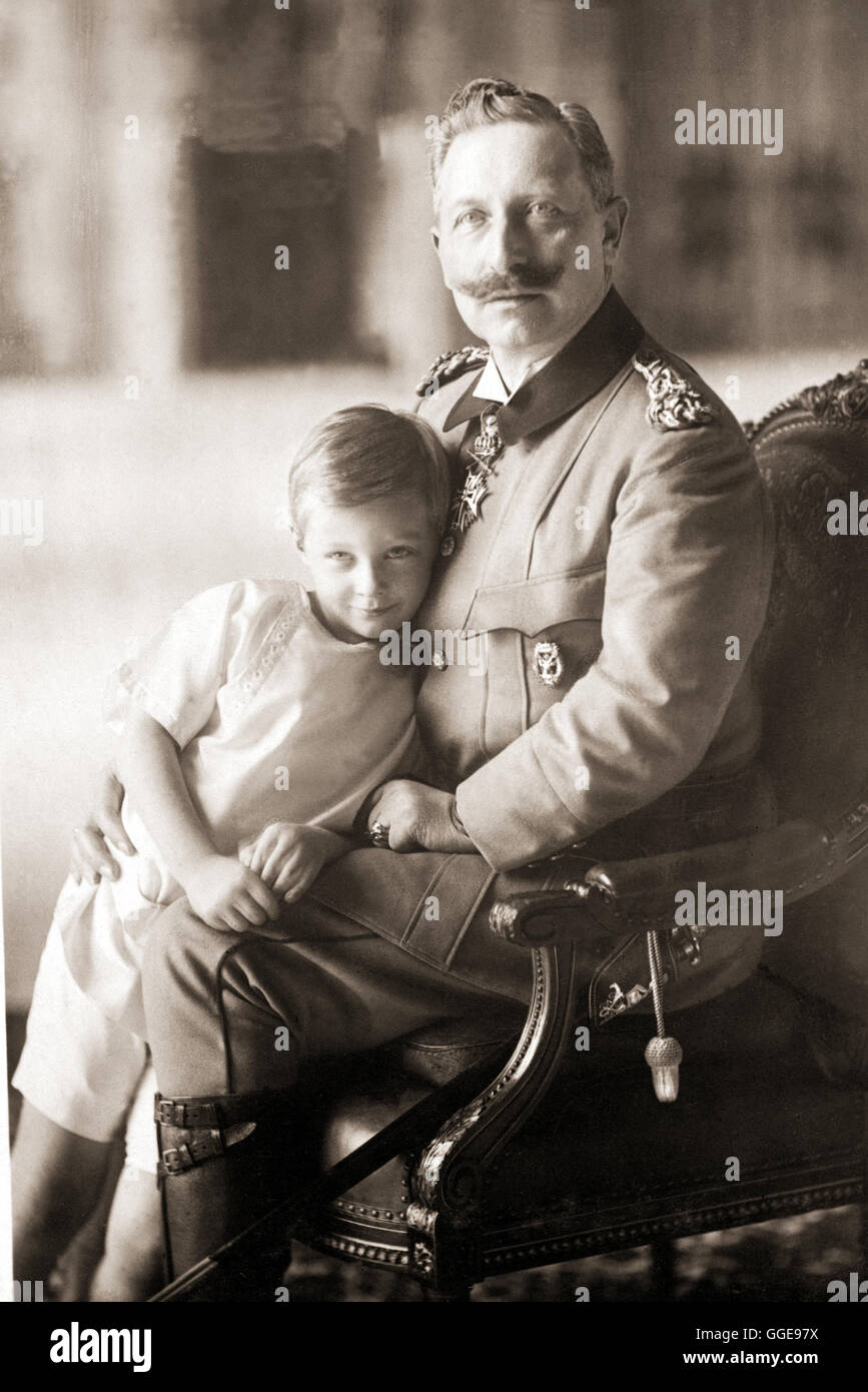 D 2000 / Peter Schamoni HISTORISCHE AUFNAHME VON Kaiser Wilhelm II MIT SEINEM ÄLTESTEN ENKEL. Regie: Peter Schamoni Foto Stock