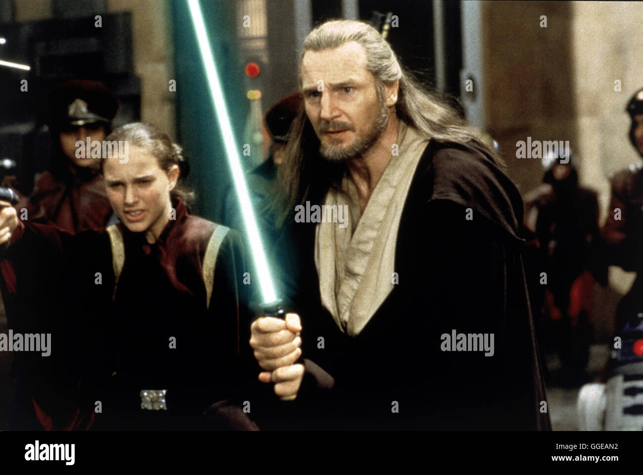 STAR WARS: Episodio I - DIE DUNKLE BEDROHUNG / Star Wars: Episodio I - La minaccia fantasma USA 1999 / George Lucas Szene mit LIAM NEESON (Qui-Gon Jinn). Regie: George Lucas aka. Star Wars: Episodio I - La minaccia fantasma Foto Stock