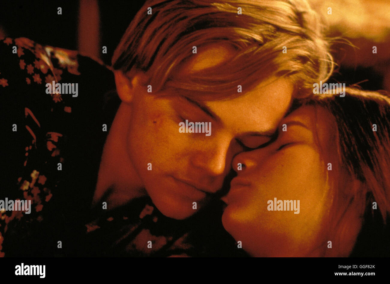 WILLIAM Shakespeare Romeo & Julia / Romeo e Giulietta USA 1996 / Baz Luhrmann leonardo dicaprio (Romeo), Claire Danes (Julia) Regie: Baz Luhrmann aka. Romeo e Giulietta Foto Stock