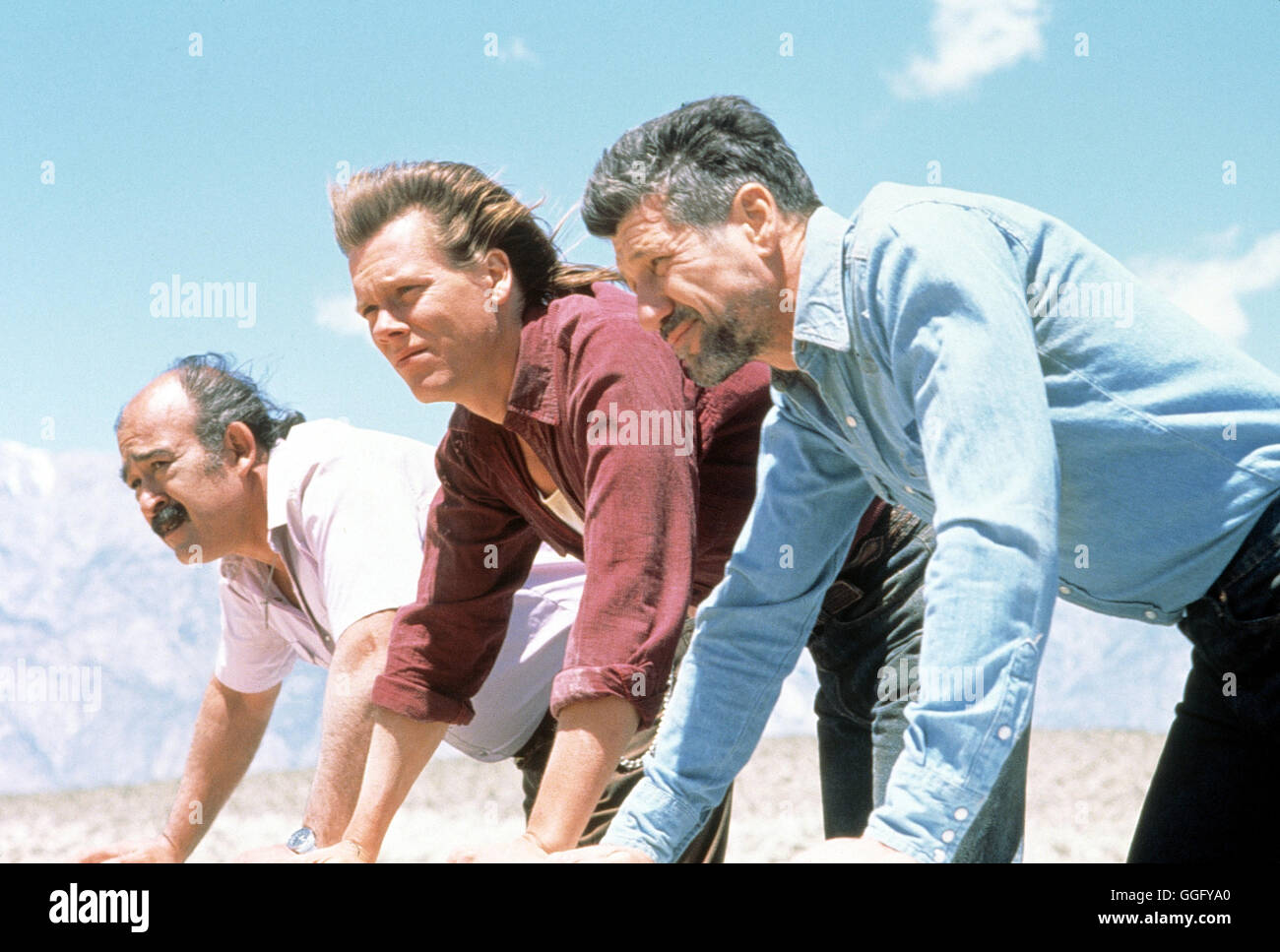 IM LAND DER RAKETENWÜRMER / tremori USA 1989 / Ron Underwood TONY GENARO (Miguel), Kevin Bacon (Valentine McKee), Fred WARD (Earl Bassett) Regie: Ron Underwood aka. Tremori Foto Stock