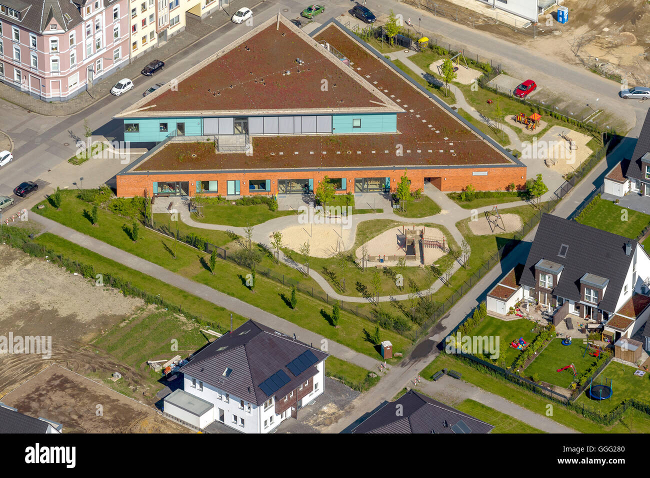 Vista aerea, Kindergarten 'am Stadtgarten' ex deposito merci, area di sviluppo, case unifamiliari, maple street, antenna Foto Stock