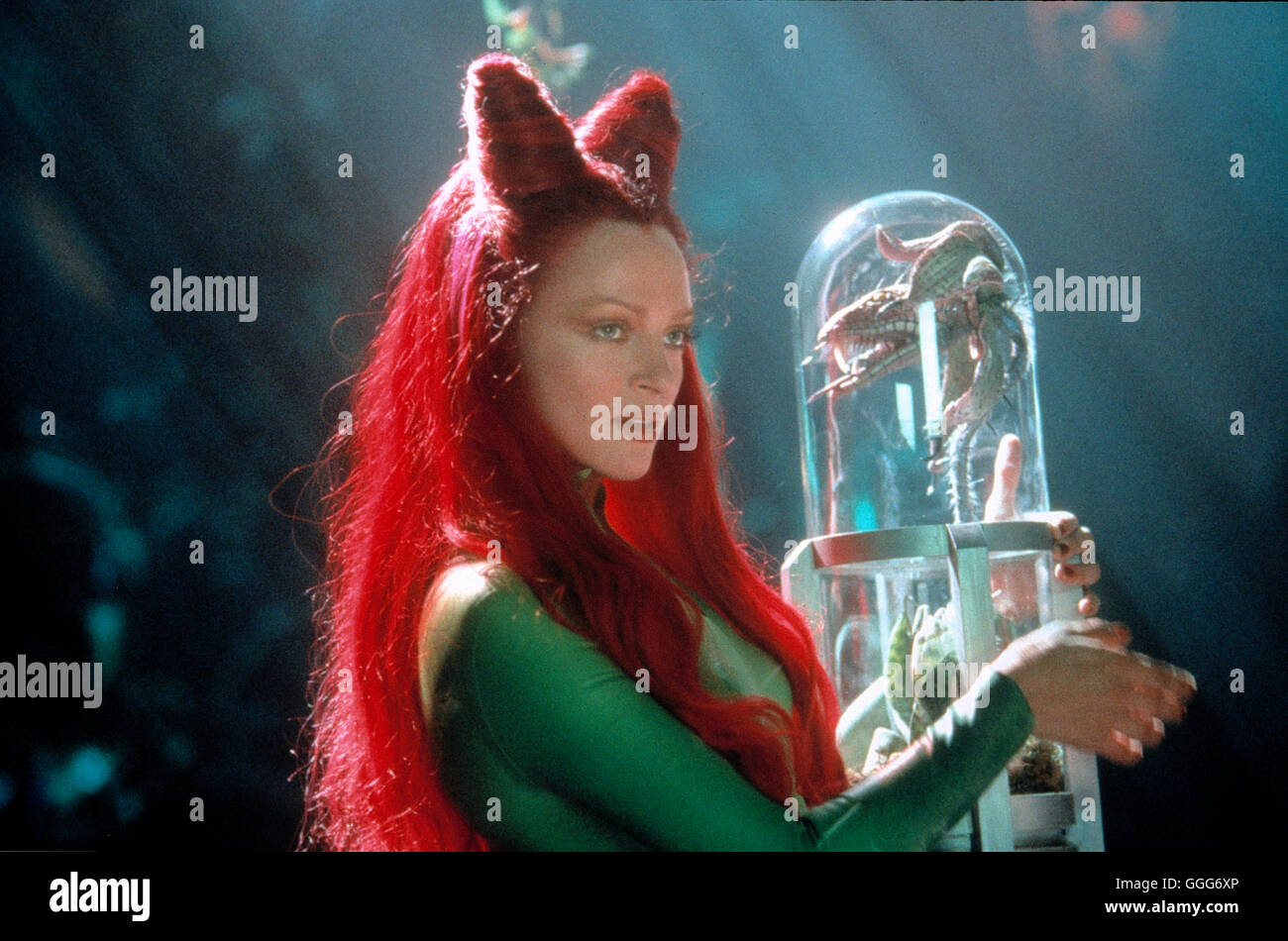 LONDON, Regno Unito - 26 ottobre: Cosplayers vestito come un Harley Quinn,  Catwoman e Poison Ivy da Batman per il Comicon Foto stock - Alamy