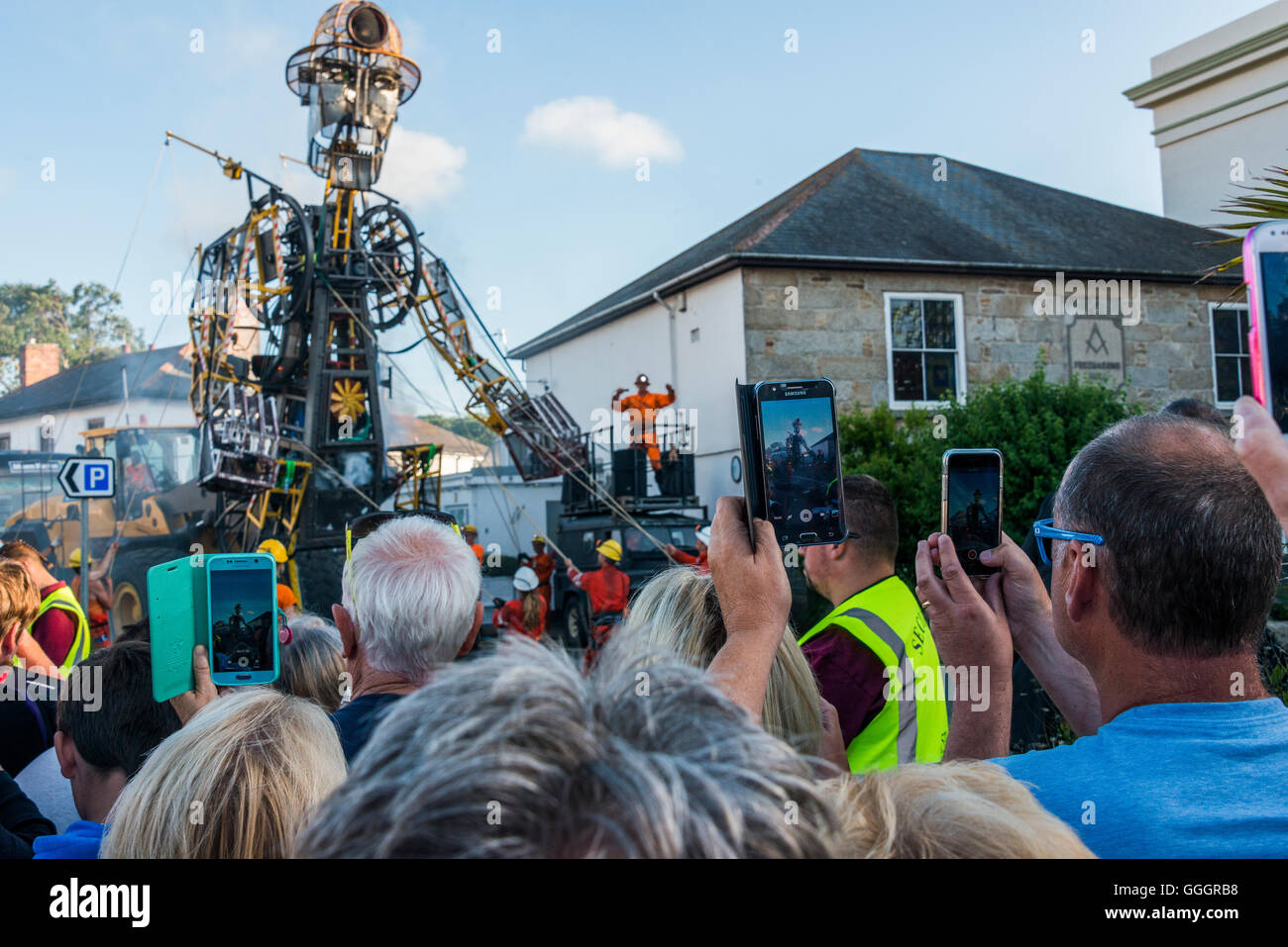 Hayle, Cornwall, Regno Unito. L'uomo motore. Il più grande dei burattini meccanici mai costruiti in Gran Bretagna Foto Stock