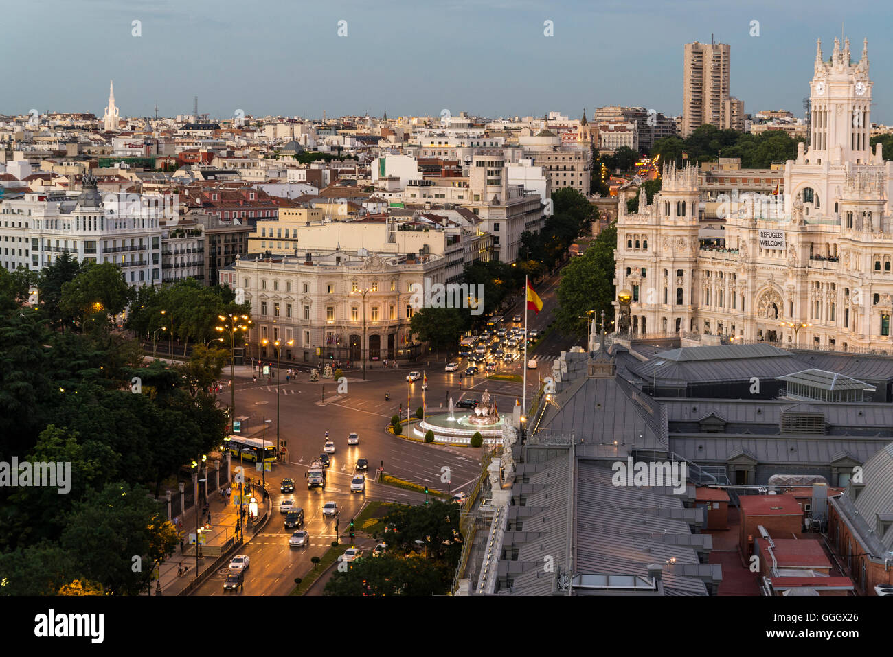 Palacio de Comunicaciones sulla Plaza de Cibeles, vista dalla terrazza sul tetto del Círculo de Bellas Artes di Madrid, Spagna Foto Stock