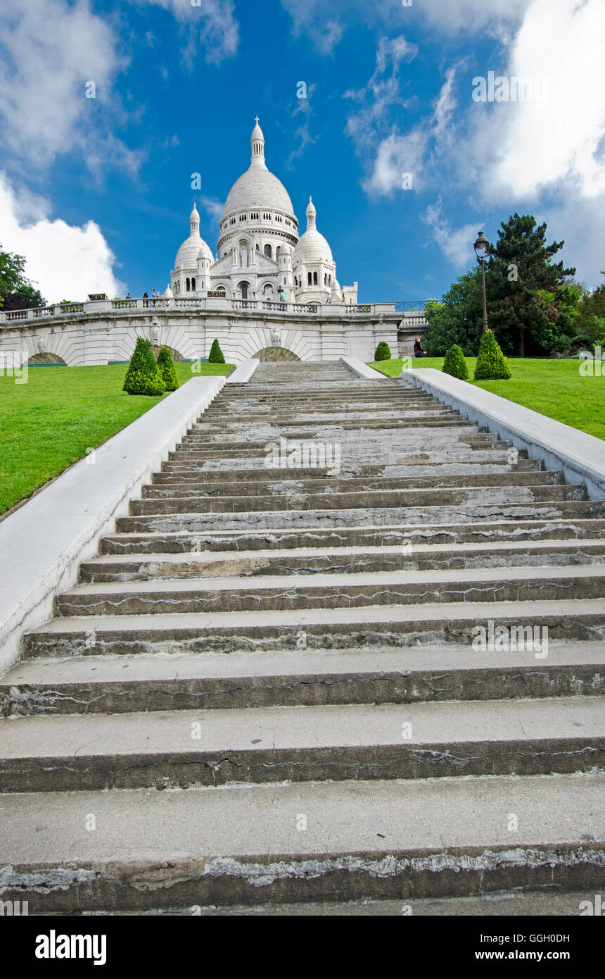 Il Sacre Coeur è una chiesa cattolica romana a Parigi, Francia. Foto Stock