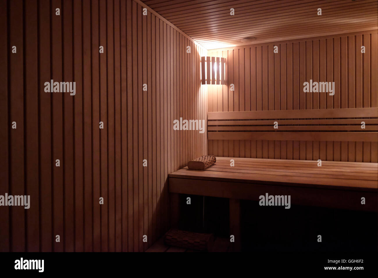 Interno di una sauna finlandese Foto Stock